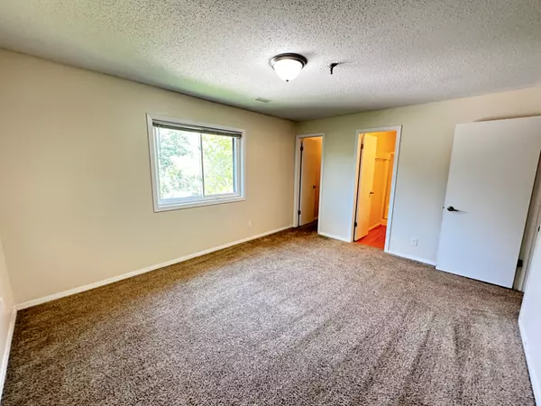 St. Charles, IL 60174,1330 Brook ST #M