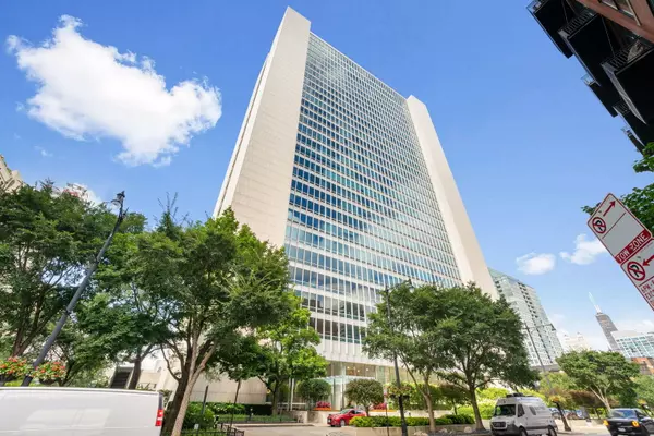 500 W Superior ST #1907, Chicago, IL 60654