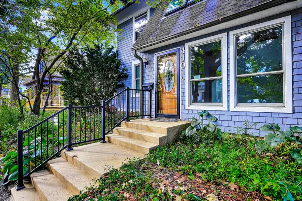 Urbana, IL 61801,410 W Illinois ST