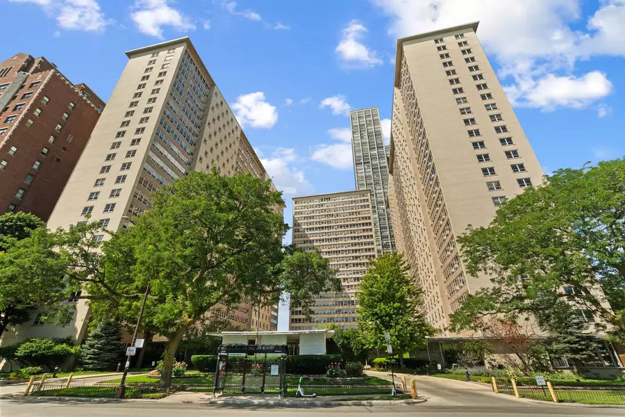 3950 N LAKE SHORE DR #1303, Chicago, IL 60613