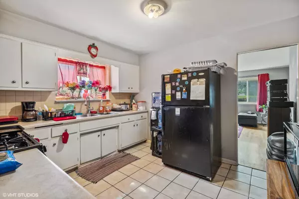 Chicago, IL 60619,852 E 88th PL