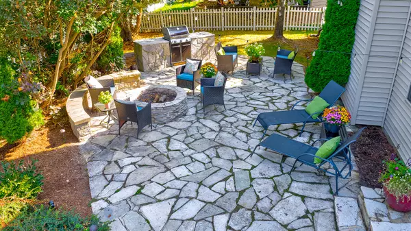 Gurnee, IL 60031,1491 Greystone DR