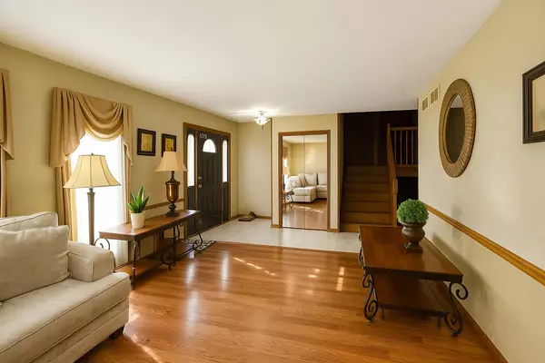 Lansing, IL 60438,3328 193rd ST