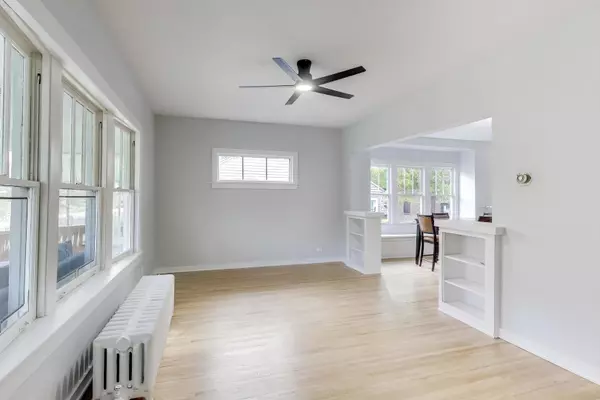 Chicago, IL 60628,10100 S Parnell AVE