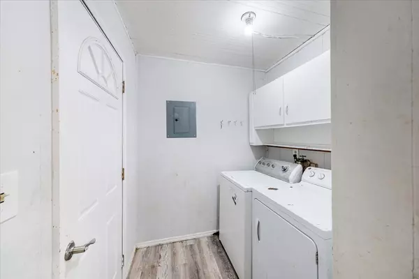 Monticello, IL 61856,819 E Center ST