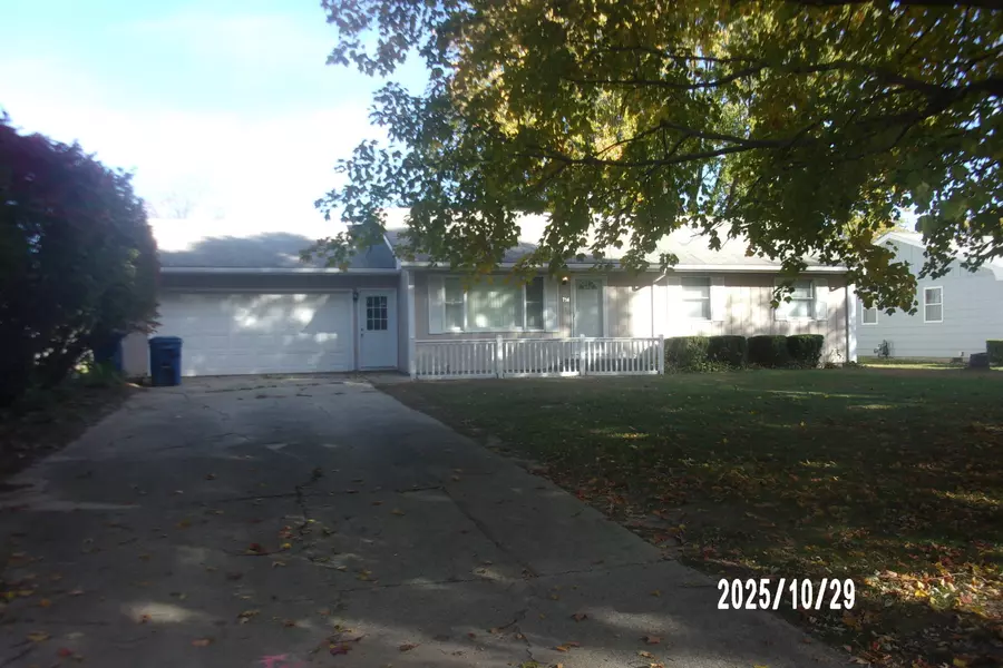 714 E Sycamore ST, Watseka, IL 60970