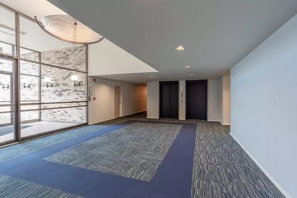 Schaumburg, IL 60173,1926 Prairie Square #316B