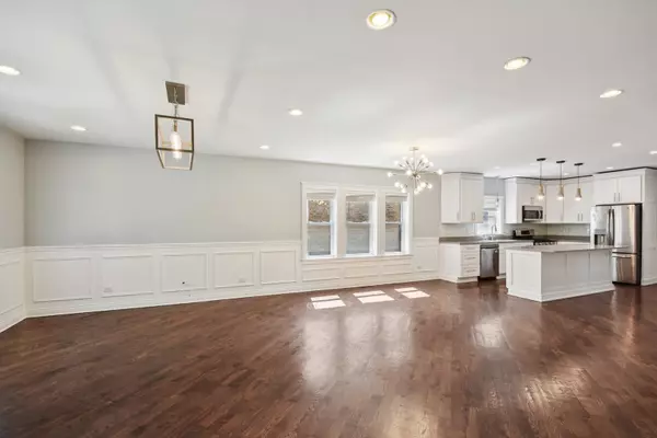 Chicago, IL 60641,3036 N Long AVE