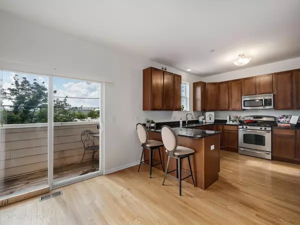 Chicago, IL 60639,1922 N Lotus AVE