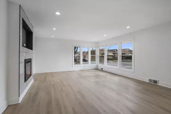 Chicago, IL 60620,8058 S Wood ST