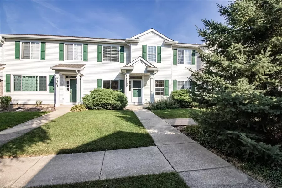 2306 Reflections DR, Aurora, IL 60502