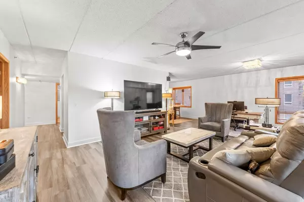 Des Plaines, IL 60016,501 Alles ST #302a