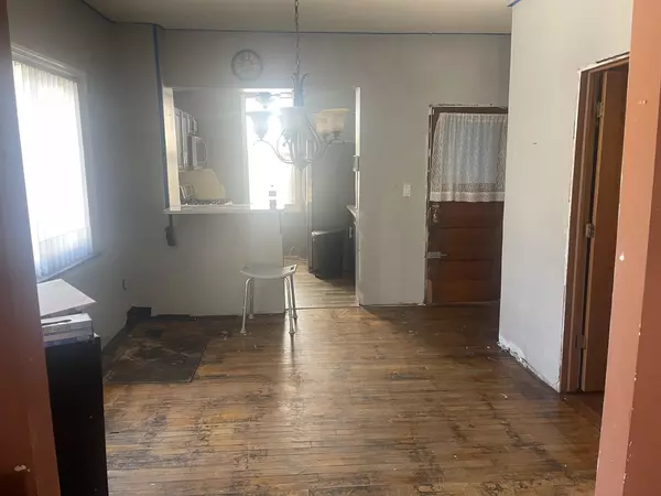 Chicago, IL 60608,2213 S Oakley AVE