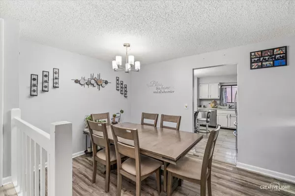 Woodridge, IL 60517,2220 Wharf DR #1906