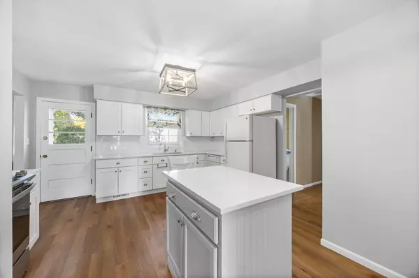 Glen Ellyn, IL 60137,462 Fairview AVE