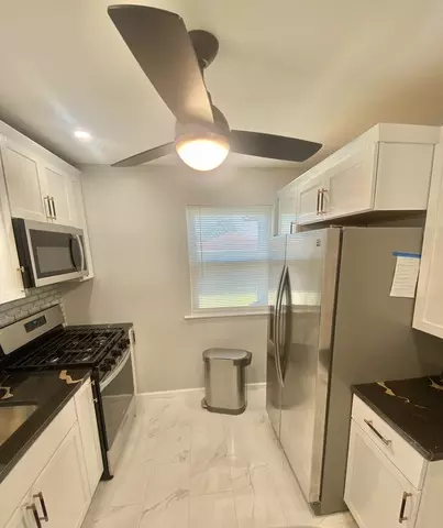 Chicago, IL 60620,9129 S Carpenter ST