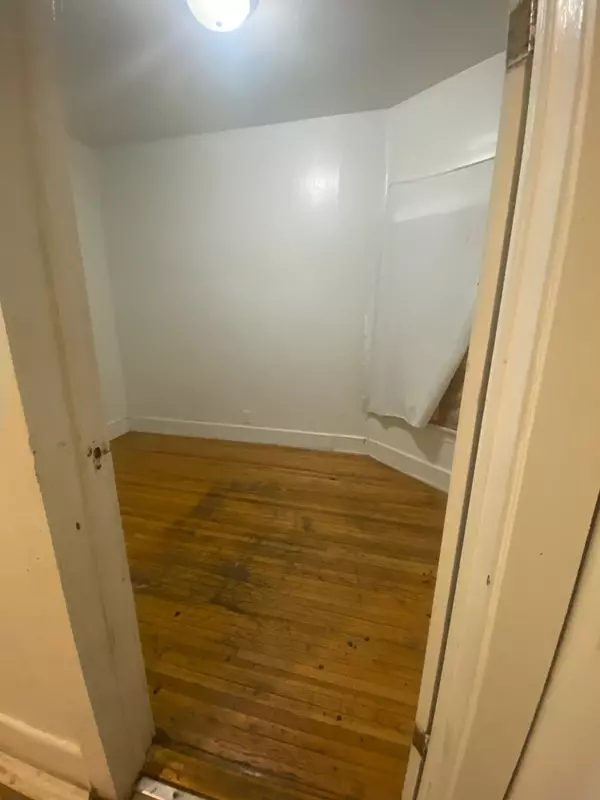 Chicago, IL 60624,3907 W Monroe ST