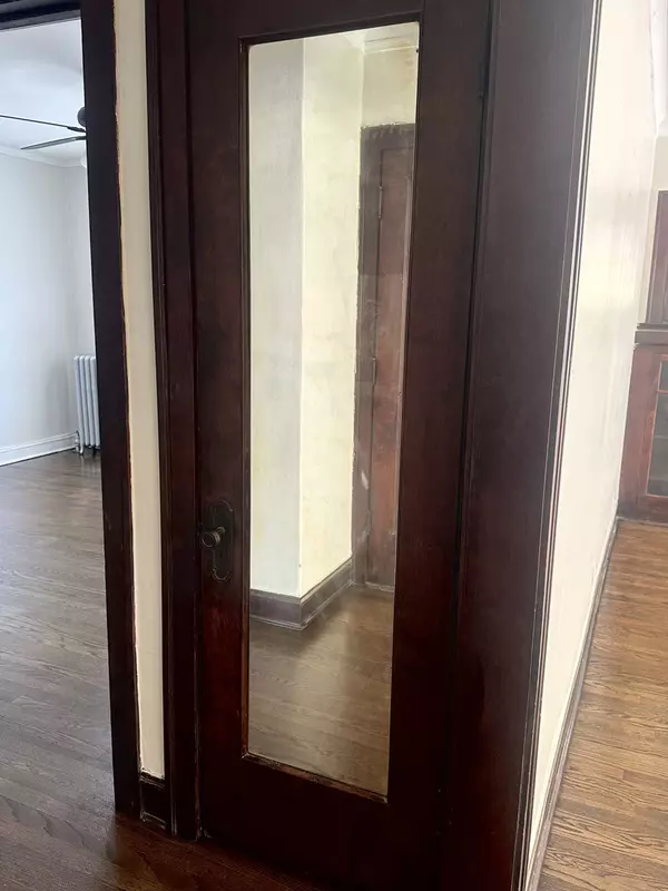 Chicago, IL 60660,1310 W Thorndale AVE #3