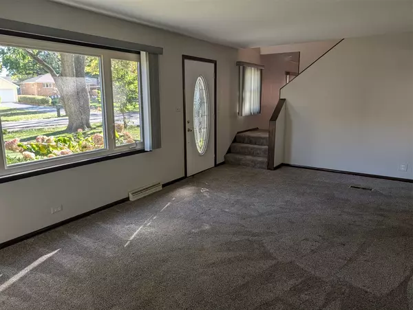 Willowbrook, IL 60527,324 Sunrise AVE