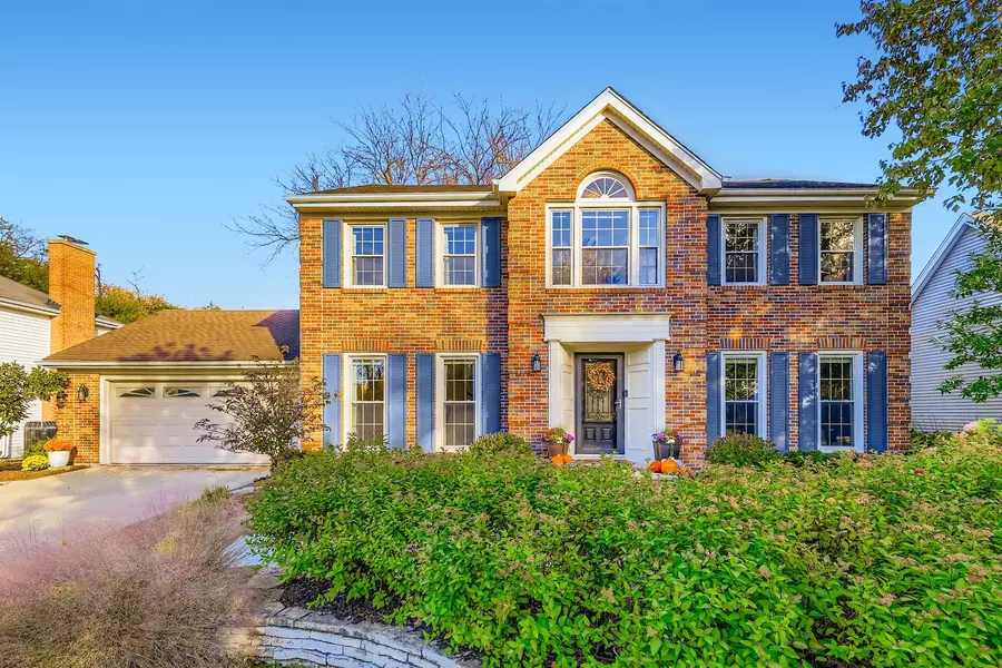 2S481 White Birch LN, Wheaton, IL 60189