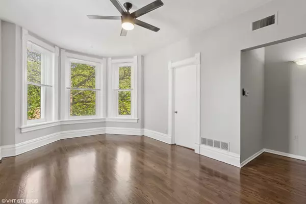 Chicago, IL 60618,2335 W School ST