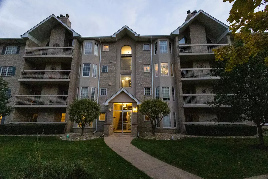 7755 BRISTOL PARK DR #1NE, Tinley Park, IL 60477