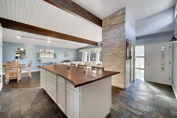 Lombard, IL 60148,19W034 18th PL