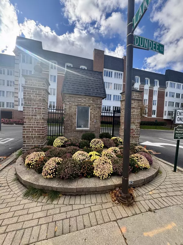 Buffalo Grove, IL 60089,100 Lake BLVD #603