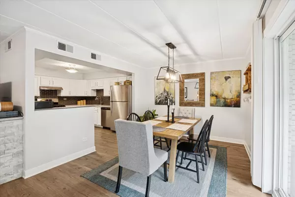 Oak Lawn, IL 60453,10364 Parkside AVE #C1