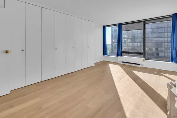 Chicago, IL 60640,5445 N Sheridan RD #1512