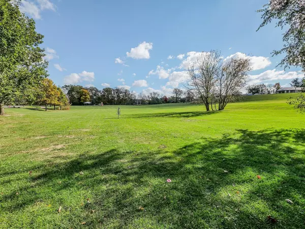 Streamwood, IL 60107,324 English Oak LN