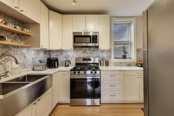 La Grange Park, IL 60526,600 N La Grange RD #A2