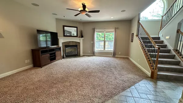 Champaign, IL 61822,2906 Springhill LN