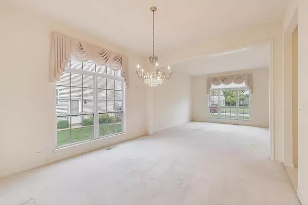 Palatine, IL 60067,5714 Highland DR