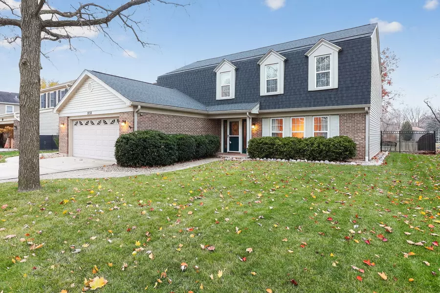 2238 Appleby DR, Wheaton, IL 60189