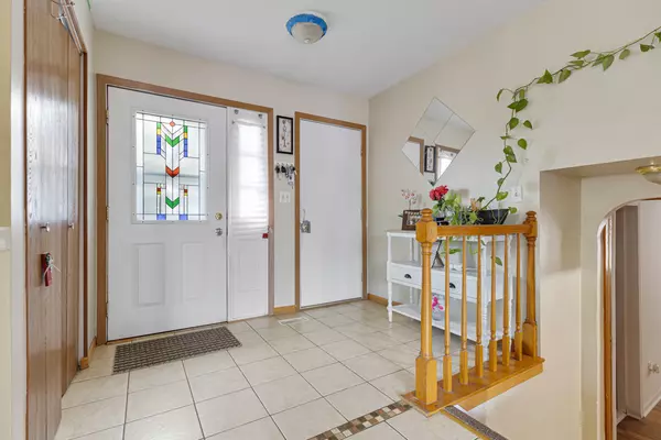 Elgin, IL 60120,360 Olympia CT