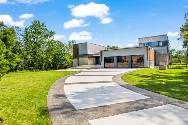 Glenview, IL 60025,711 Becker RD