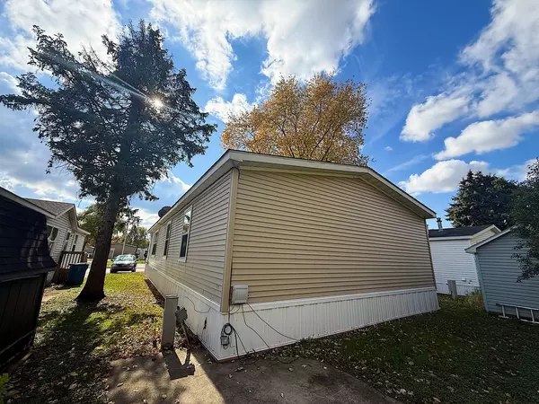 Sauk Village, IL 60411,45 Candlelight DR