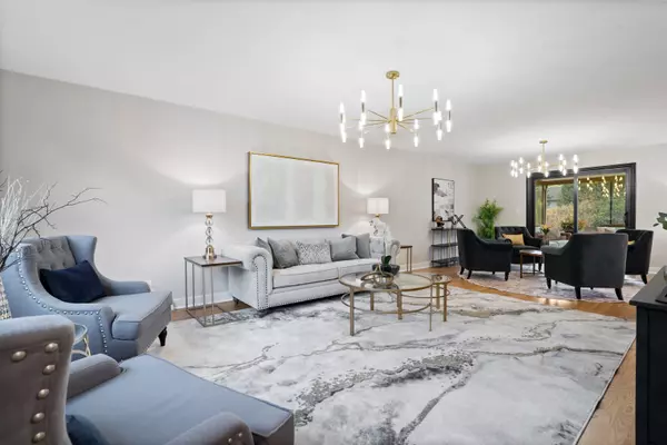 Western Springs, IL 60558,215 45th ST