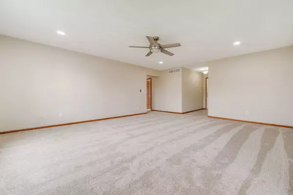 Roscoe, IL 61073,11282 Valerian WAY