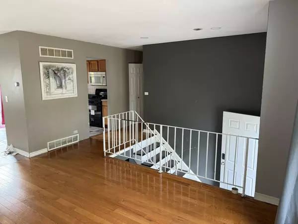 Bolingbrook, IL 60440,739 Westwind DR