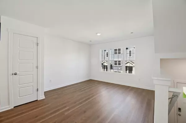 Hampshire, IL 60140,905 Briar Glen CT