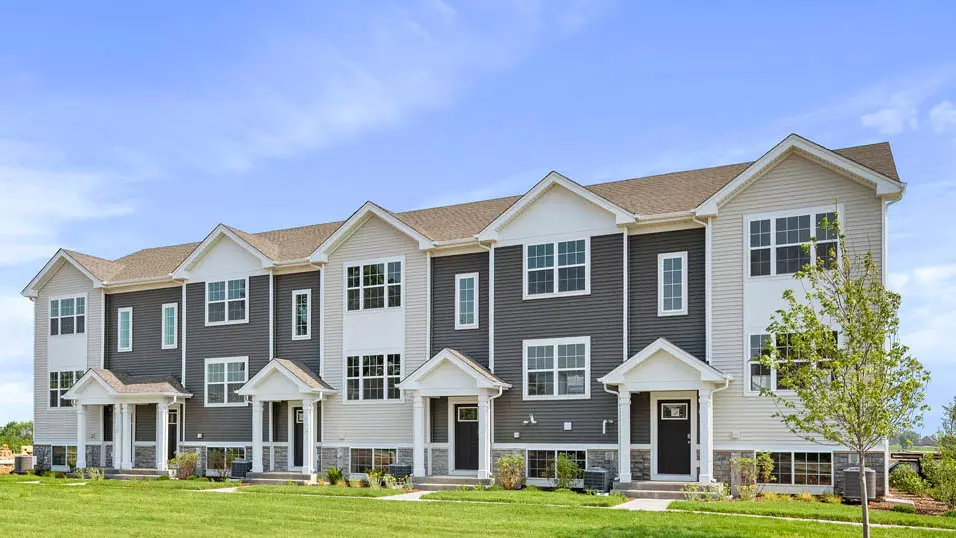 909 Briar Glen CT, Hampshire, IL 60140