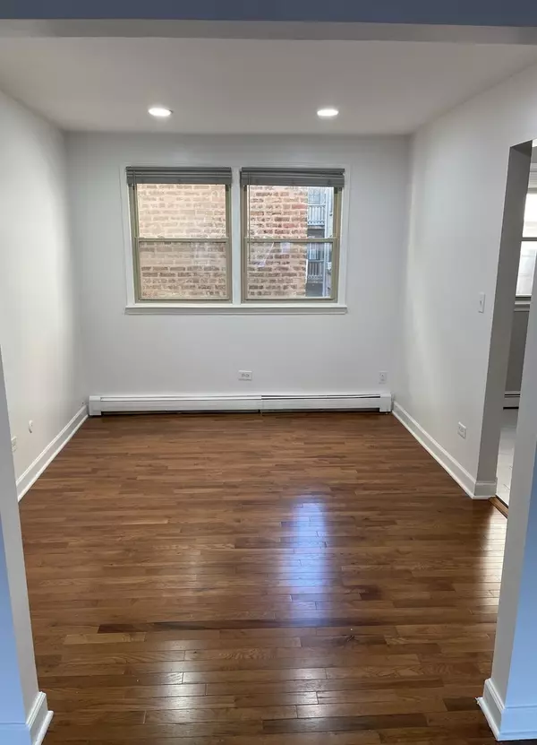 Chicago, IL 60626,1534 W Farwell AVE #2A