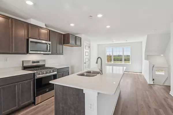 Hampshire, IL 60140,911 Briar Glen CT