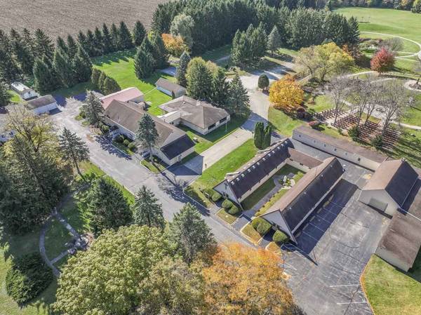 10330 336th AVE, Randall, WI 53181