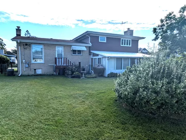 Elmhurst, IL 60126,168 S Fairlane AVE