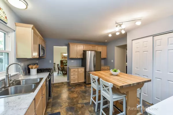 Naperville, IL 60565,2206 Gleneagles DR