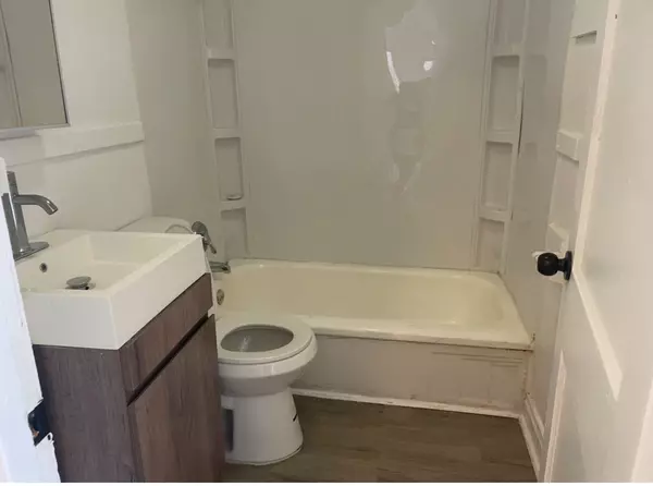 Lansing, IL 60438,17104 Wentworth AVE #6