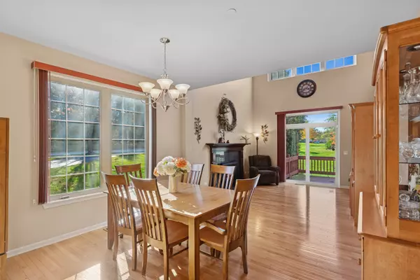 Gurnee, IL 60031,706 Owl Creek LN